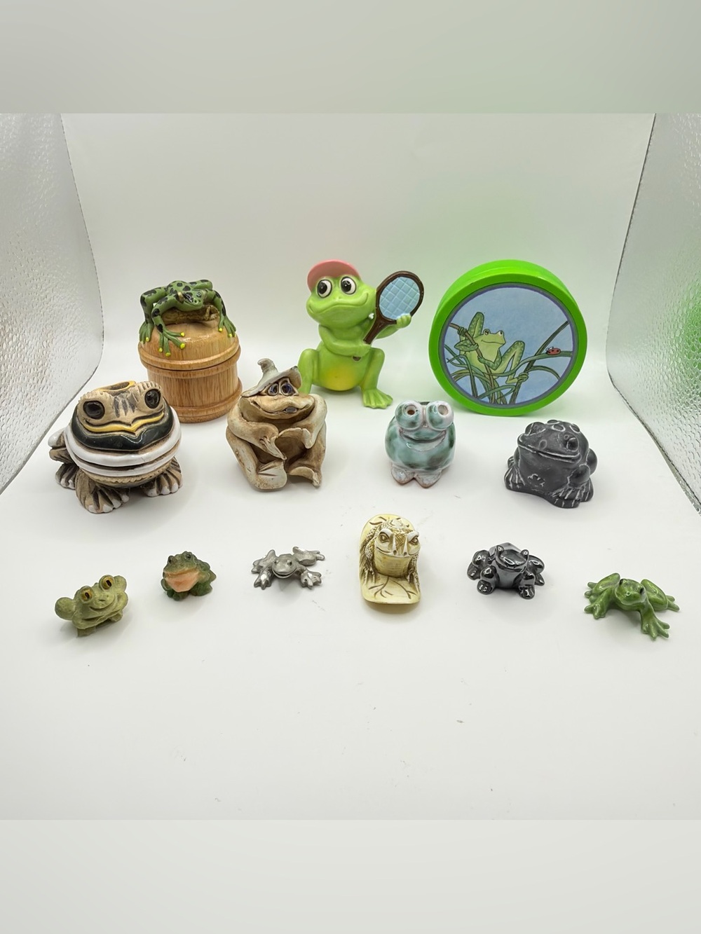Assorted Frog collectors Figurine lot